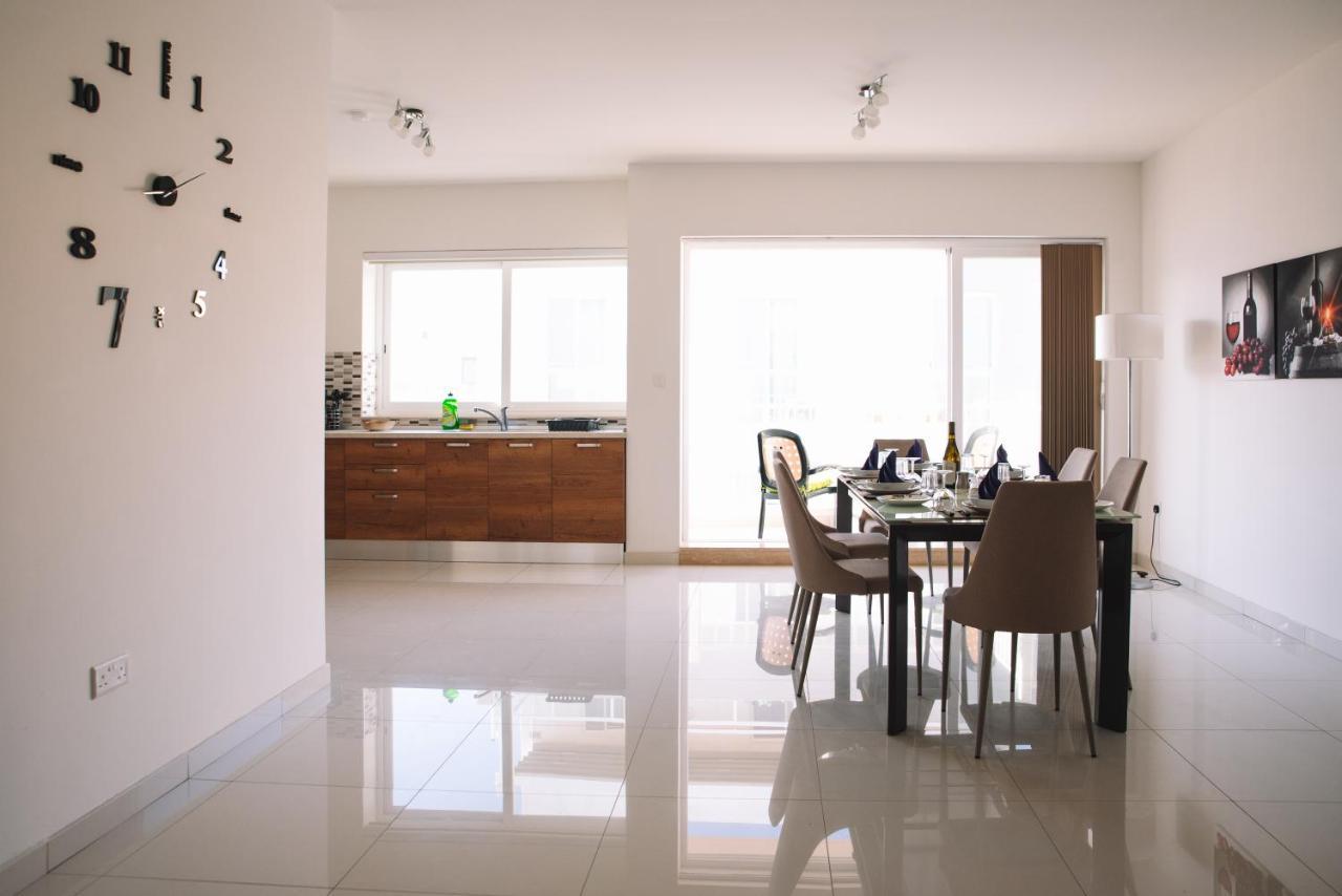 Modern 3 Bedroom With Ac Apartment Zabbar Екстер'єр фото